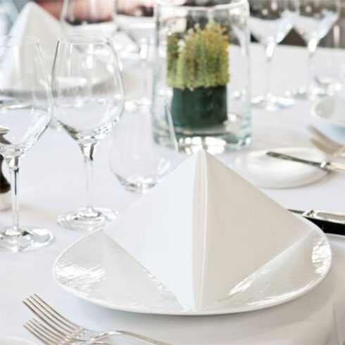 478145 Tork Premium Linstyle Dinner textilhatású szalvéta Fehér