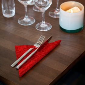 509416 Tork Texturált Dinner szalvéta Piros