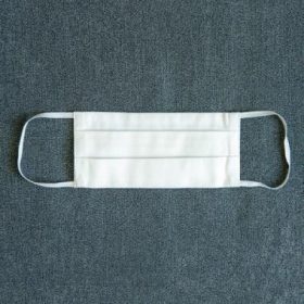   OUTLET Varratós fehér szájmaszk, mosható, gumis, orrmerevítővel L